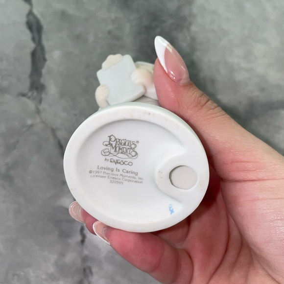 Precious Moments Mini Healthcare Hero - Picture 3 of 11